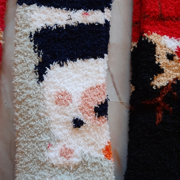 🆕️  Set Of 4 Christmas Socks - Picture 3 of 5